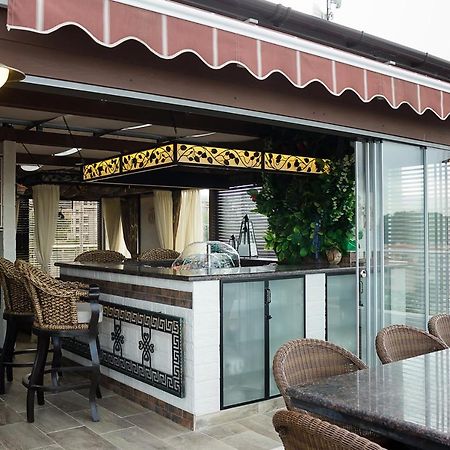 Under The Stars - Lux Penthouse With Pool And Terrace By Flat Mаnager Apartment Saints Constantine and Helena Ngoại thất bức ảnh